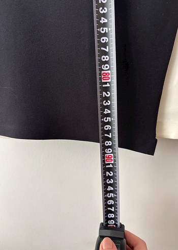 Kontrast Detaylı Siyah Beyaz Midi Elbise - Görsel 7