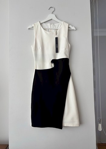 Kontrast Detaylı Siyah Beyaz Midi Elbise - Görsel 2