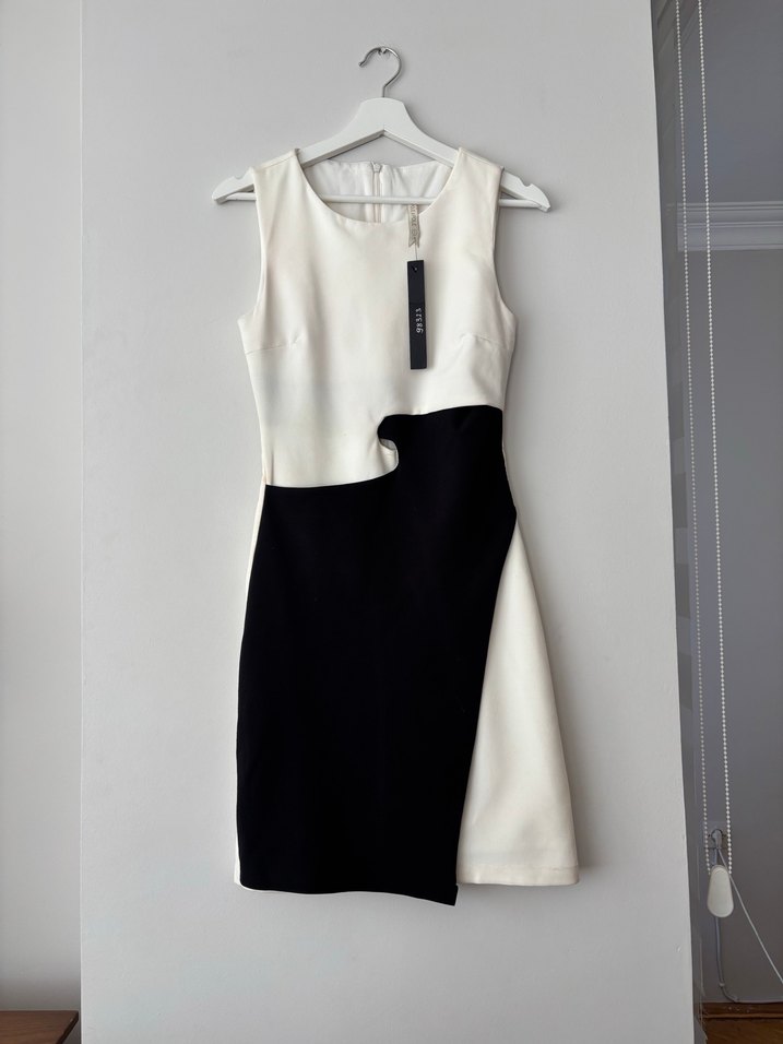 Kontrast Detaylı Siyah Beyaz Midi Elbise - Görsel 2