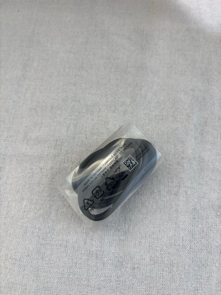 Siyah Telefon Şarj Kablosu - Görsel 2