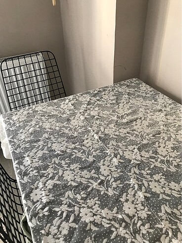 English Home Dantel masa örtüsü