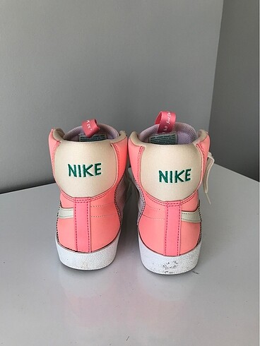 37,5 Beden Nike pembe blazer mid ayakkabı