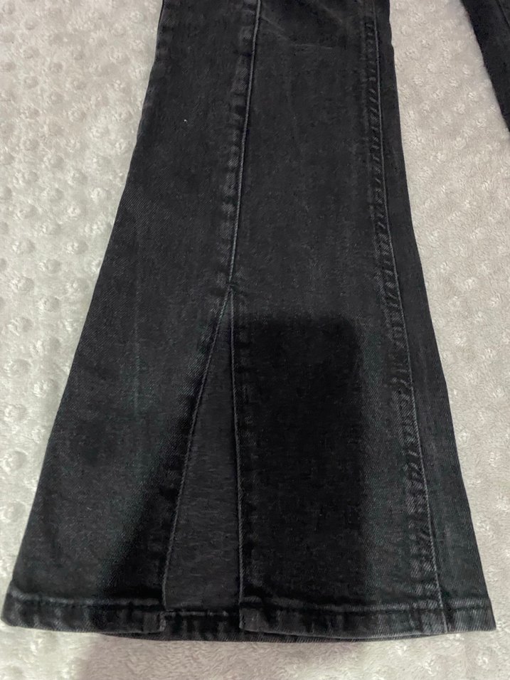 Siyah Yırtmaçlı Kadın Kot Pantolon - Görsel 4