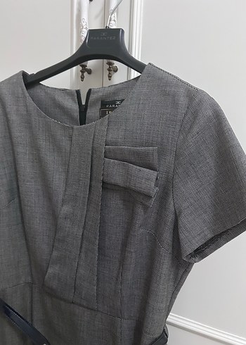 Kemer Detaylı Gri Midi Ofis Elbisesi - Görsel 3