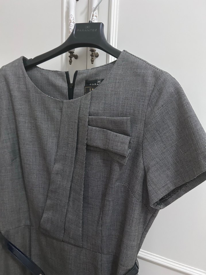 Kemer Detaylı Gri Midi Ofis Elbisesi - Görsel 3