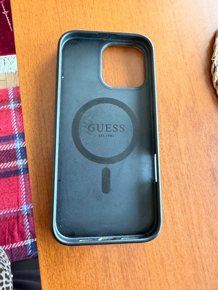 Gri Guess Telefon Kılıfı 16promax - Görsel 2