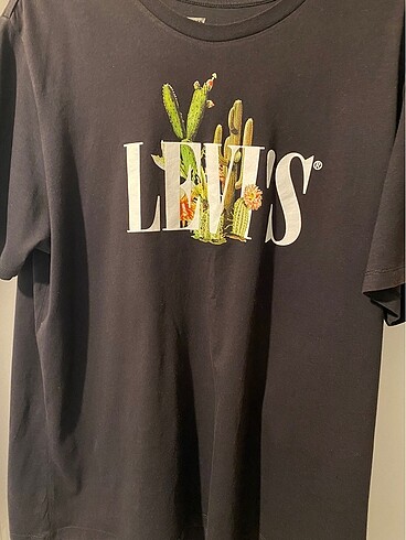 Levis tşort