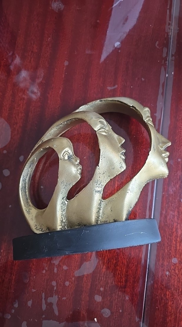 Altın Renkli Aile Figürü - Görsel 2