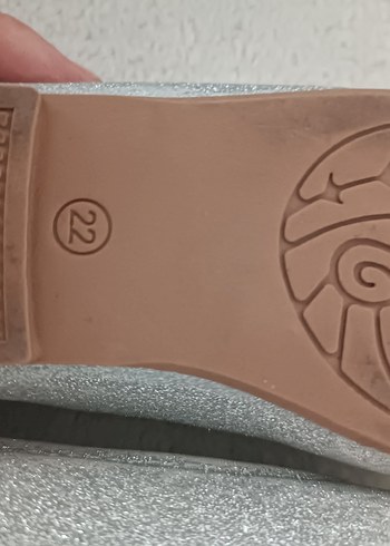 Kız Çocuk Gri Simli Tokalı Babet - Görsel 4