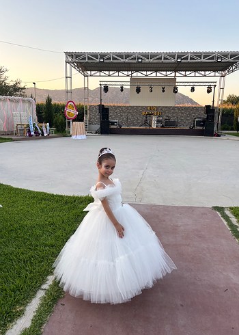 7 Yaş Beden beyaz Renk Kız Çocuk Beyaz Straplez Fırfırlı Elbise
