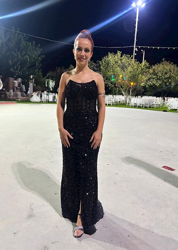 Boncuk İşlemeli Siyah Uzun Straplez Abiye Elbise