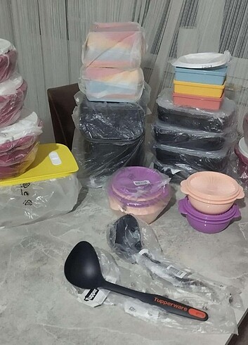 Tupperware 