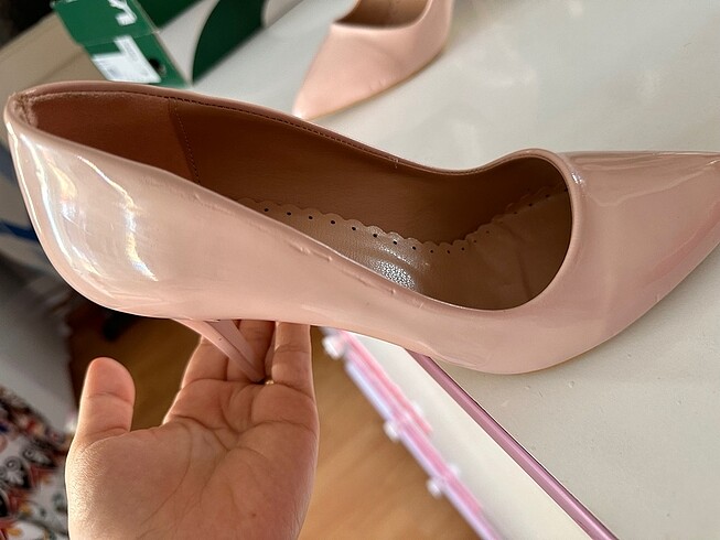 37 Beden Stiletto