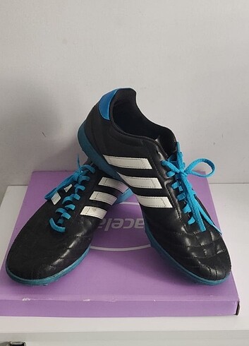 Adidas halı saha