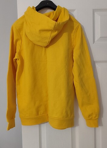 LC Waikiki Bayan sweatshirt