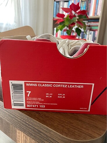 37 Beden beyaz Renk Nike classic cortez