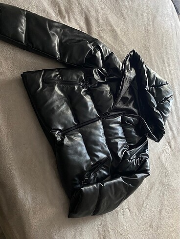 Zara Zara model deri şişme mont