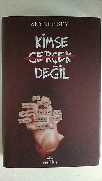 Kimse gerçek değil 