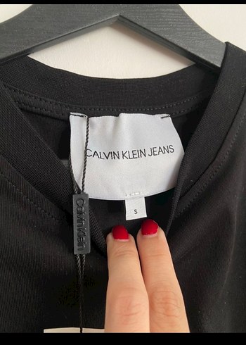 Calvin Klein Siyah Baskılı Kadın Tişört - Görsel 5