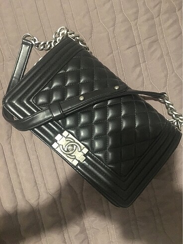 CHANEL KAPİTONE ÇANTA