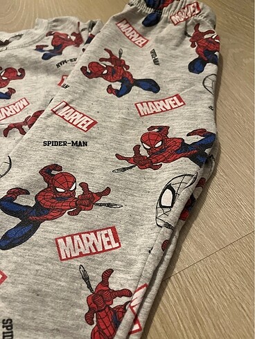 3 Yaş Beden Spiderman Eşofman takımı