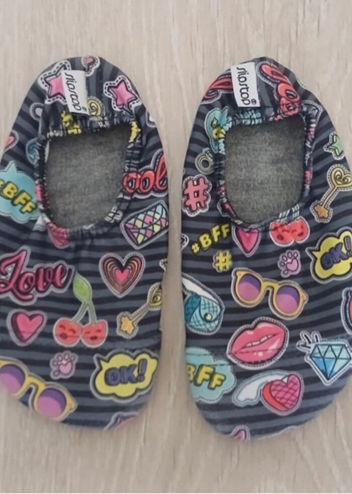 Çocuk slipstop havuz ayakkabısı - Görsel 2