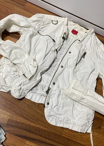Esprit s