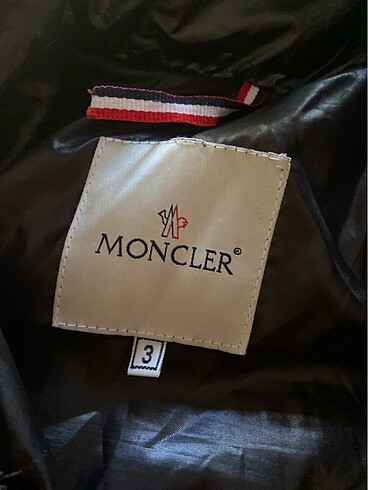 Moncler Mont iyice bakıp alın bir kaç yerinde sıkıntı var