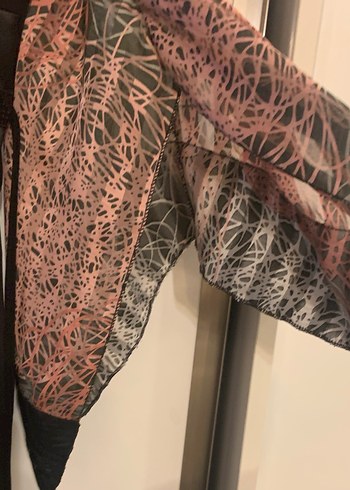 Siyah Kolları Modelli ve Yırtmaçli Abiye Elbise - Görsel 6