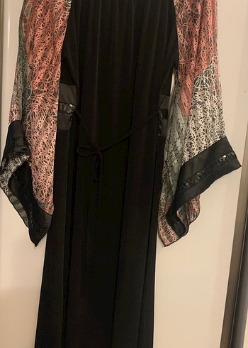 Siyah Kolları Modelli ve Yırtmaçli Abiye Elbise - Görsel 2