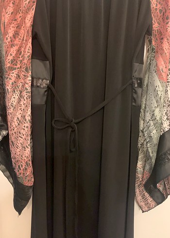 Siyah Kolları Modelli ve Yırtmaçli Abiye Elbise - Görsel 7