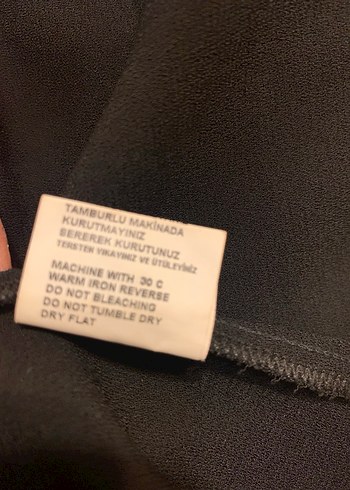 Siyah Metal Kemerli Kolsuz Modelli Elbise - Görsel 8