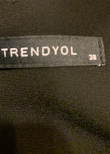 Siyah Metal Kemerli Kolsuz Modelli Elbise - Görsel 6