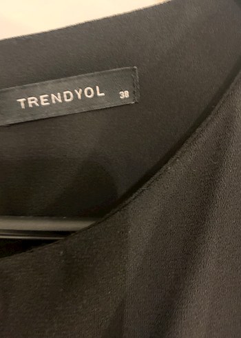 Siyah Metal Kemerli Kolsuz Modelli Elbise - Görsel 4