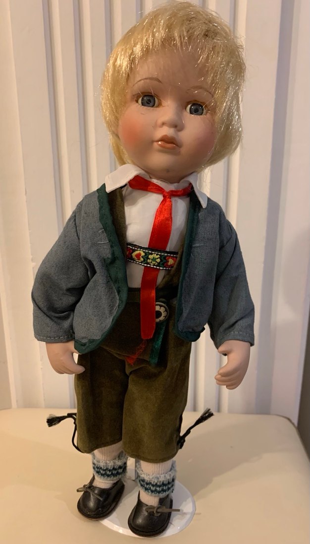 Gri Ceketli Erkek Bebek Oyuncak - Görsel 2