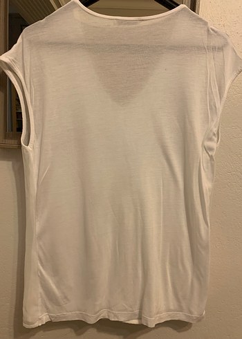 Beyaz V Yaka Kolsuz Kadın Bluz - Görsel 2