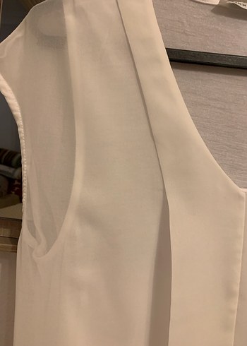 Beyaz V Yaka Kolsuz Kadın Bluz - Görsel 3