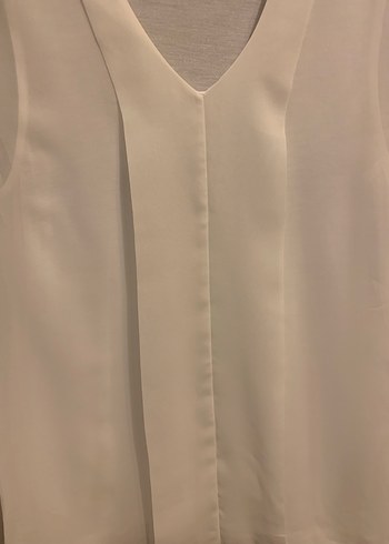 Beyaz V Yaka Kolsuz Kadın Bluz - Görsel 4