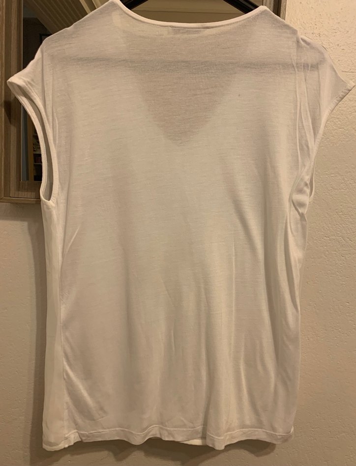 Beyaz V Yaka Kolsuz Kadın Bluz - Görsel 2