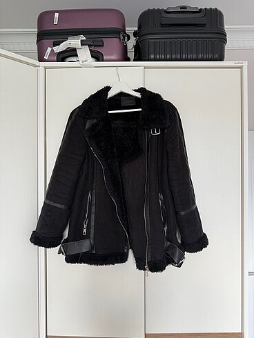 PULL AND BEAR MONT