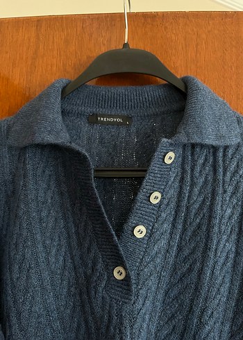 Düğmeli Lacivert Yün Kadın Kazak - Görsel 2