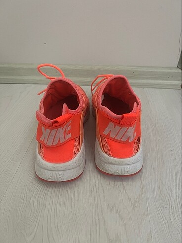 Nike spor ayakkabı