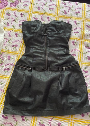 Bershka Siyah Deri Straplez Mini Elbise