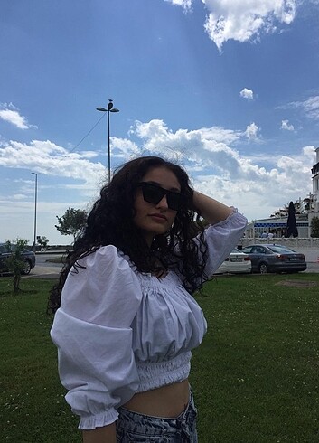 l Beden Düşük kol beyaz crop gömlek