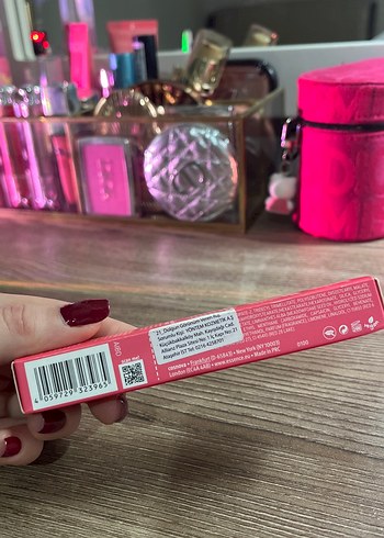 Essence What the Fake! Extreme dudak dolgunlaştırıcı - Görsel 2