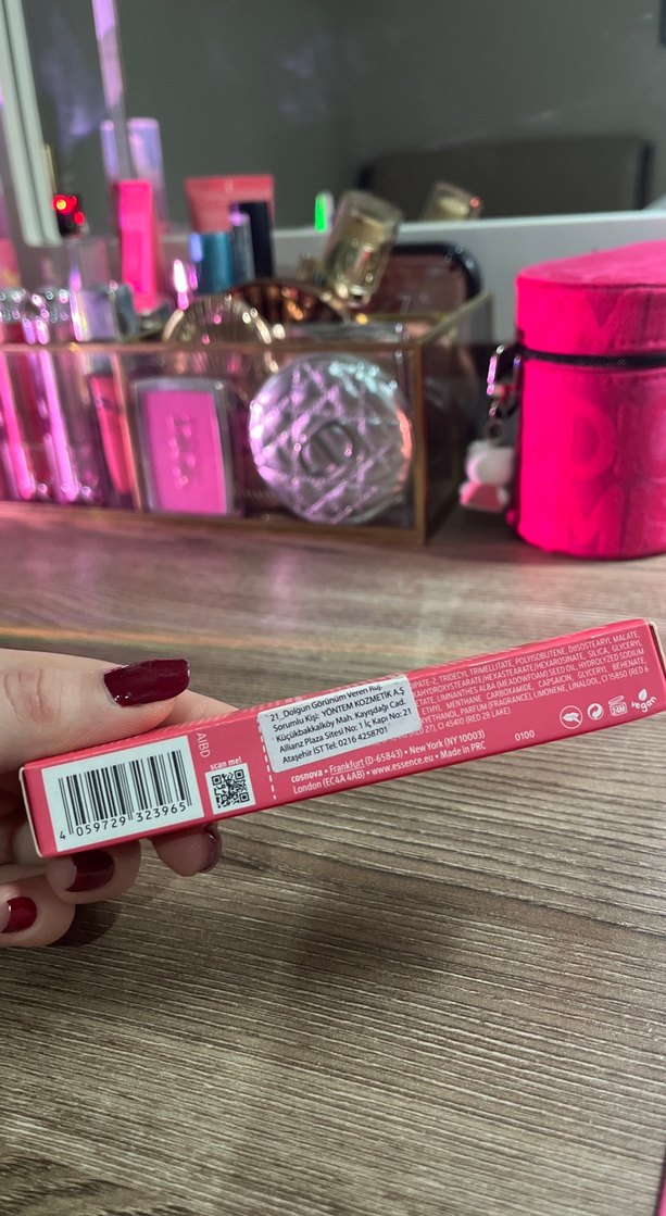 Essence What the Fake! Extreme dudak dolgunlaştırıcı - Görsel 2