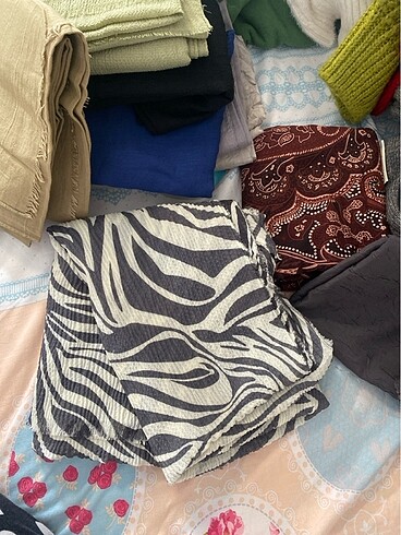 Freshscarfs desenli şal