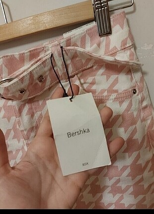 xs Beden Bershka etek