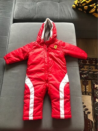Puma astronot tulum