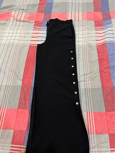 Yanları detaylı pantolon